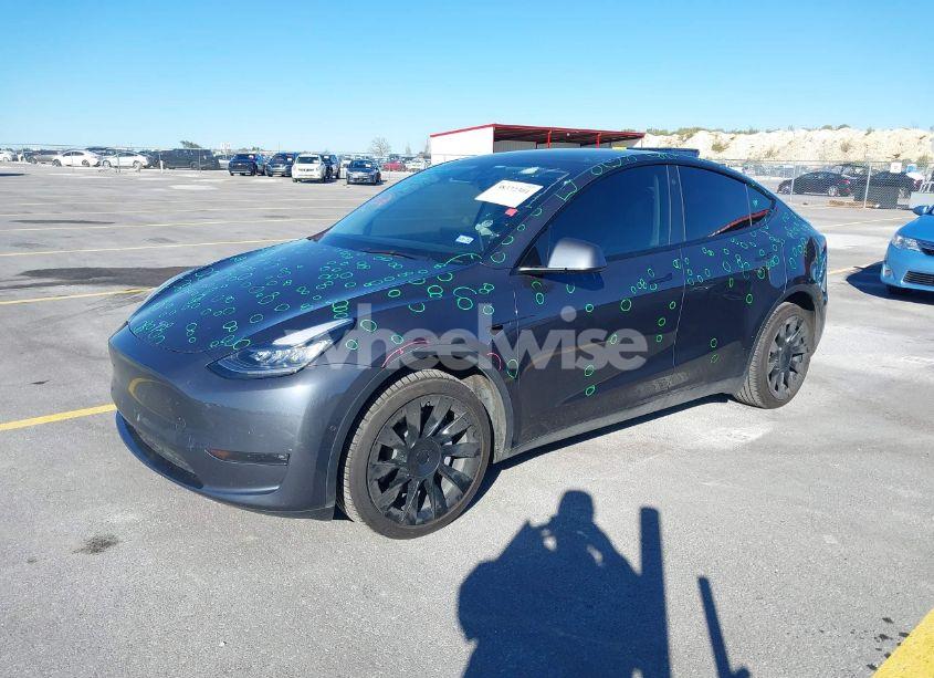 Photo 2 of 2021 Tesla Model Y LONG RANGE DUAL MOTOR ALL-WHEEL DRIVE (VIN 5YJYGDEE2MF254391)