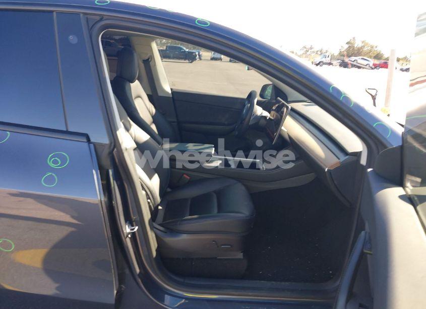 Photo 5 of 2021 Tesla Model Y LONG RANGE DUAL MOTOR ALL-WHEEL DRIVE (VIN 5YJYGDEE2MF254391)