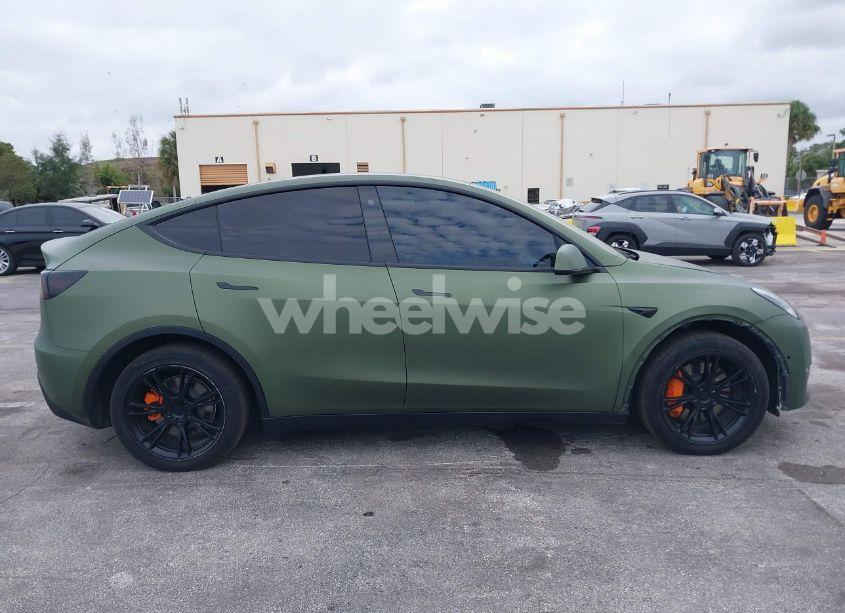 Photo 13 of 2021 Tesla Model Y LONG RANGE DUAL MOTOR ALL-WHEEL DRIVE (VIN 5YJYGDEE2MF298956)