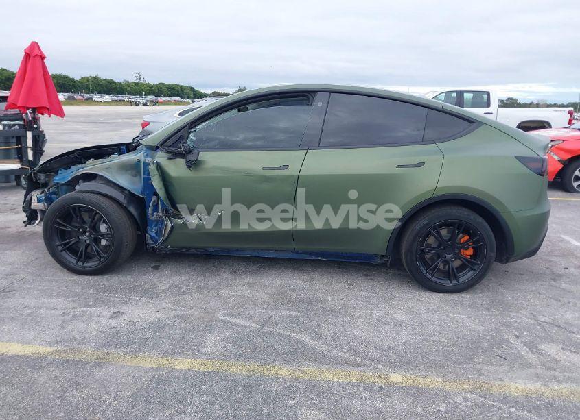 Photo 14 of 2021 Tesla Model Y LONG RANGE DUAL MOTOR ALL-WHEEL DRIVE (VIN 5YJYGDEE2MF298956)