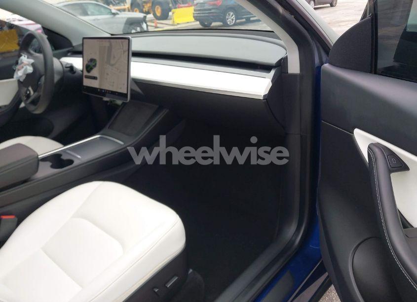Photo 5 of 2021 Tesla Model Y LONG RANGE DUAL MOTOR ALL-WHEEL DRIVE (VIN 5YJYGDEE2MF298956)