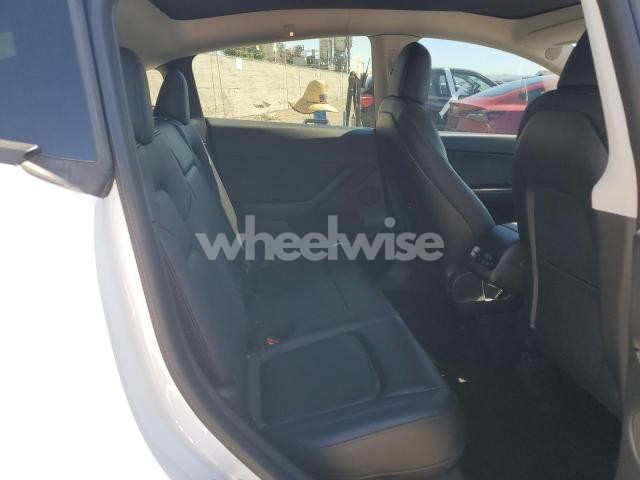 Photo 2 of 2021 TESLA MODEL Y (VIN 5YJYGDEE2MF300771)