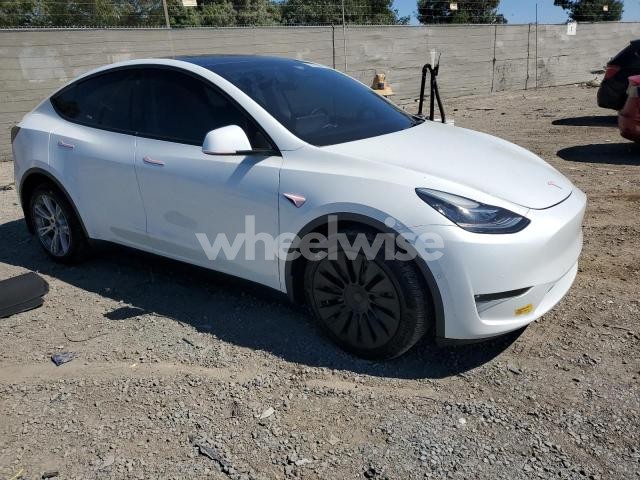 Photo 4 of 2021 TESLA MODEL Y (VIN 5YJYGDEE2MF300771)