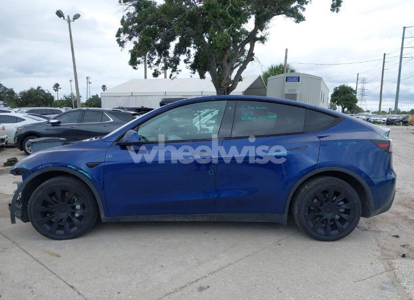 Photo 14 of 2020 Tesla Model Y LONG RANGE DUAL MOTOR ALL-WHEEL DRIVE (VIN 5YJYGDEE3LF029556)