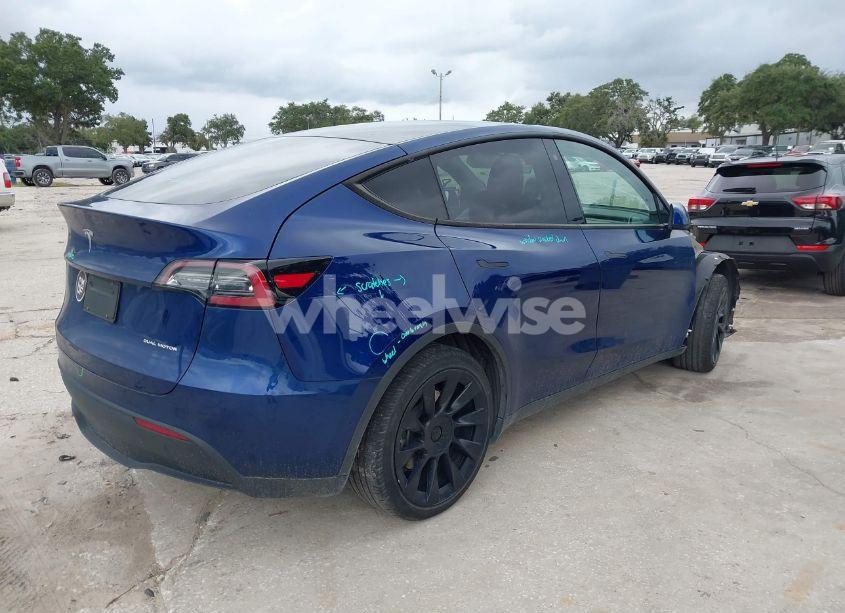 Photo 4 of 2020 Tesla Model Y LONG RANGE DUAL MOTOR ALL-WHEEL DRIVE (VIN 5YJYGDEE3LF029556)