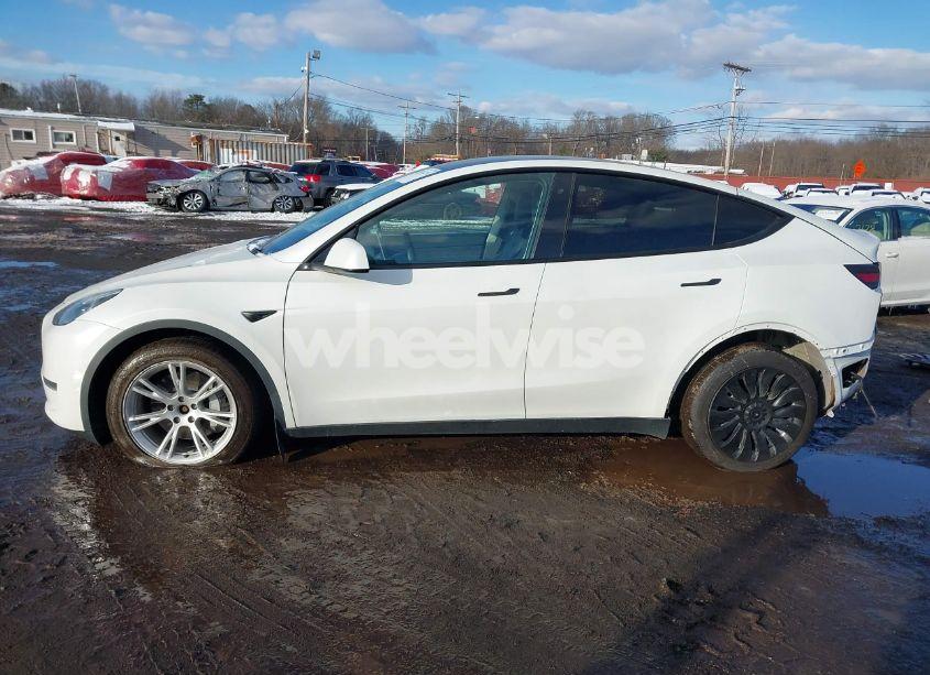 Photo 14 of 2020 Tesla Model Y LONG RANGE DUAL MOTOR ALL-WHEEL DRIVE (VIN 5YJYGDEE3LF044932)