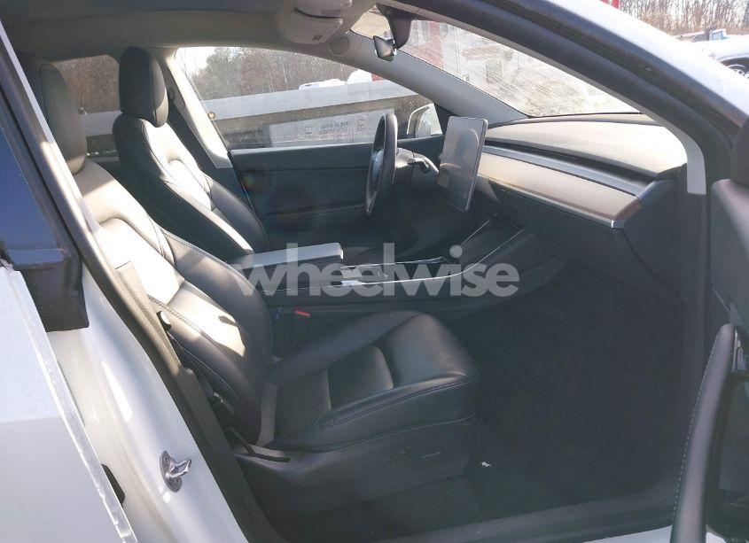 Photo 5 of 2020 Tesla Model Y LONG RANGE DUAL MOTOR ALL-WHEEL DRIVE (VIN 5YJYGDEE3LF044932)