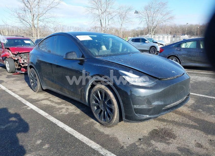 2021 Tesla Model Y LONG RANGE DUAL MOTOR ALL-WHEEL DRIVE (VIN 5YJYGDEE3MF084686) main photo