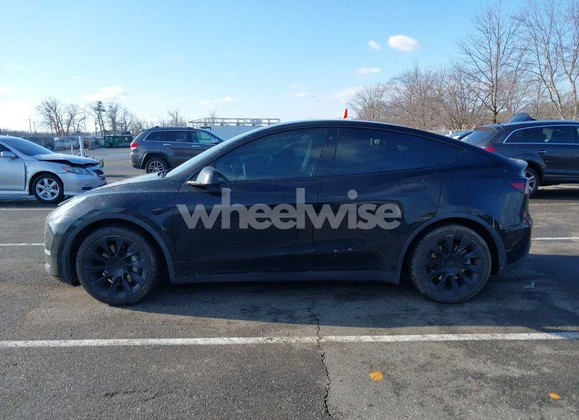 Photo 14 of 2021 Tesla Model Y LONG RANGE DUAL MOTOR ALL-WHEEL DRIVE (VIN 5YJYGDEE3MF084686)