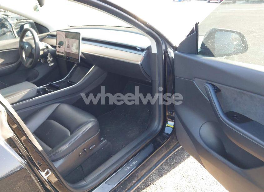 Photo 5 of 2021 Tesla Model Y LONG RANGE DUAL MOTOR ALL-WHEEL DRIVE (VIN 5YJYGDEE3MF084686)