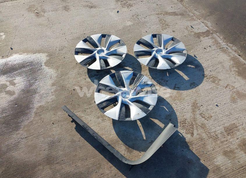 Photo 11 of 2021 Tesla Model Y LONG RANGE DUAL MOTOR ALL-WHEEL DRIVE (VIN 5YJYGDEE3MF105360)