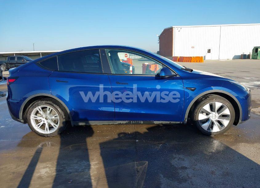 Photo 13 of 2021 Tesla Model Y LONG RANGE DUAL MOTOR ALL-WHEEL DRIVE (VIN 5YJYGDEE3MF105360)