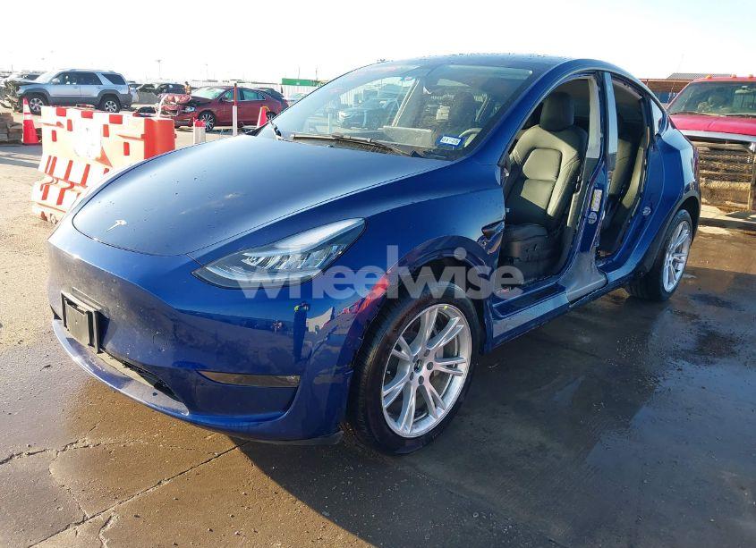 Photo 2 of 2021 Tesla Model Y LONG RANGE DUAL MOTOR ALL-WHEEL DRIVE (VIN 5YJYGDEE3MF105360)