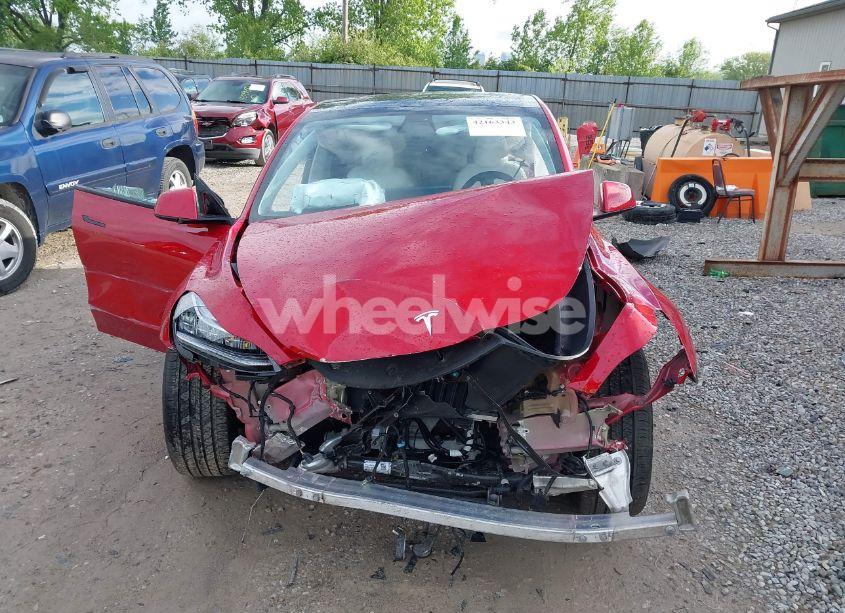 Photo 13 of 2021 Tesla Model Y LONG RANGE DUAL MOTOR ALL-WHEEL DRIVE (VIN 5YJYGDEE3MF173321)