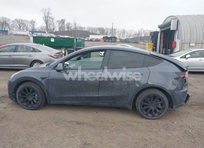 Photo 14 of 2021 Tesla Model Y LONG RANGE DUAL MOTOR ALL-WHEEL DRIVE (VIN 5YJYGDEE3MF190507)
