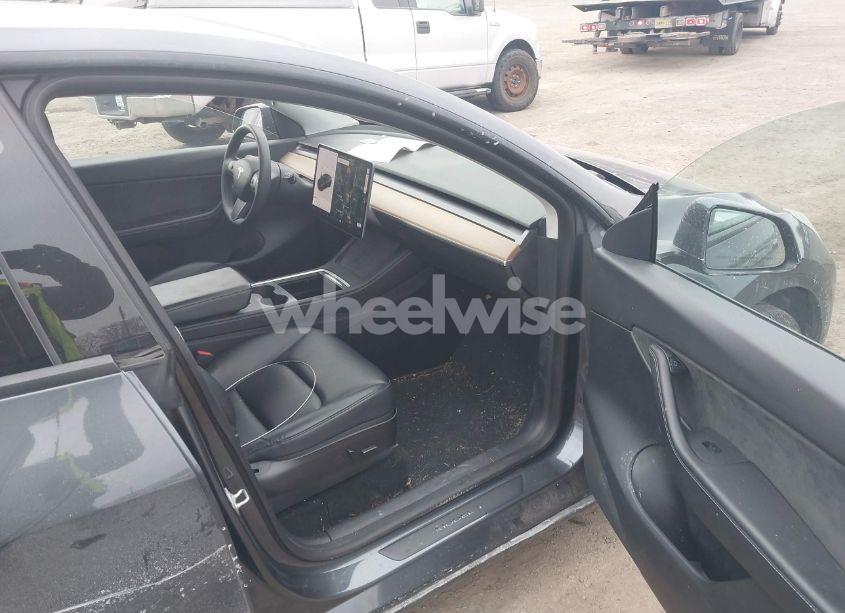 Photo 5 of 2021 Tesla Model Y LONG RANGE DUAL MOTOR ALL-WHEEL DRIVE (VIN 5YJYGDEE3MF190507)