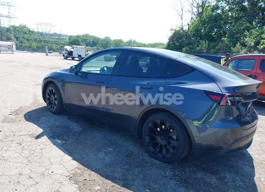 Photo 3 of 2021 Tesla Model Y LONG RANGE DUAL MOTOR ALL-WHEEL DRIVE (VIN 5YJYGDEE3MF192001)