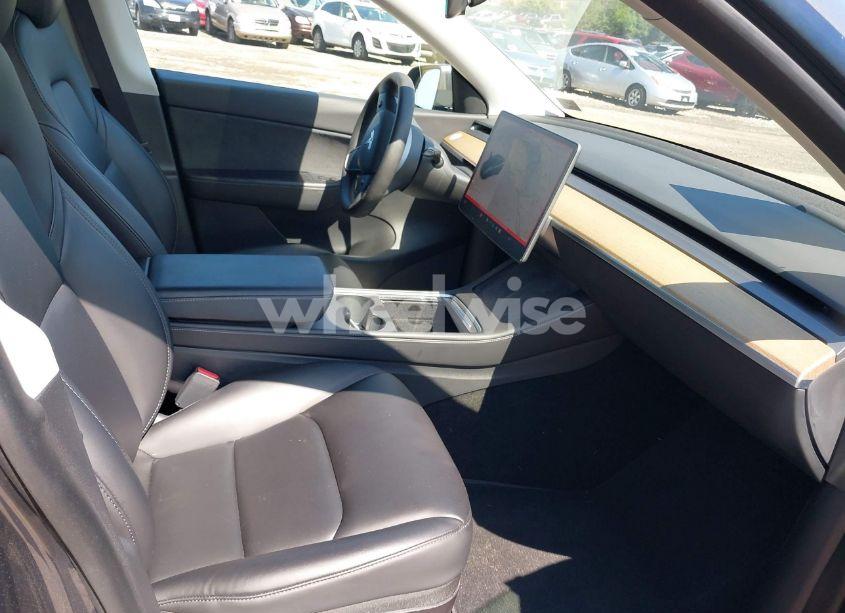 Photo 5 of 2021 Tesla Model Y LONG RANGE DUAL MOTOR ALL-WHEEL DRIVE (VIN 5YJYGDEE3MF192001)