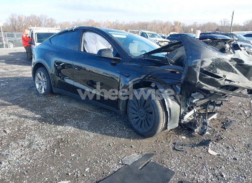 2021 Tesla Model Y LONG RANGE DUAL MOTOR ALL-WHEEL DRIVE (VIN 5YJYGDEE3MF196128) main photo