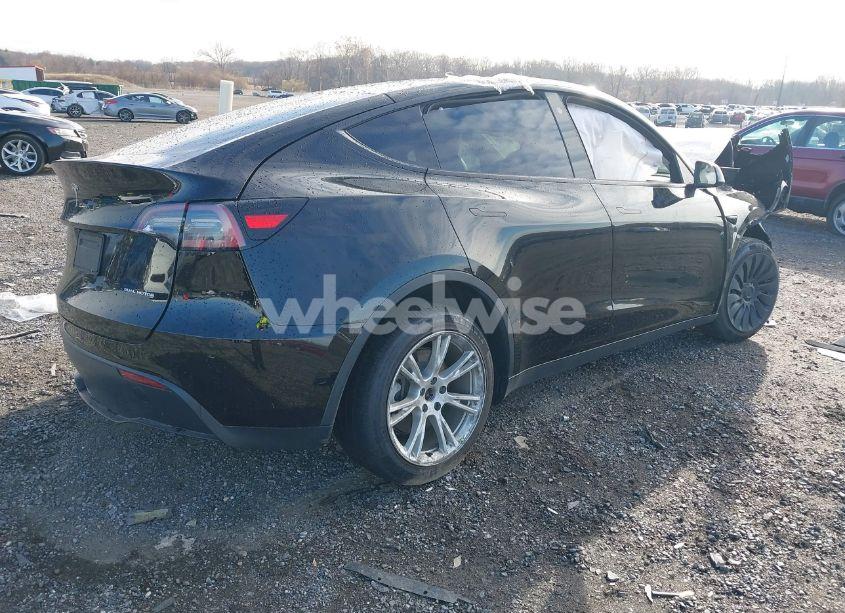 Photo 4 of 2021 Tesla Model Y LONG RANGE DUAL MOTOR ALL-WHEEL DRIVE (VIN 5YJYGDEE3MF196128)