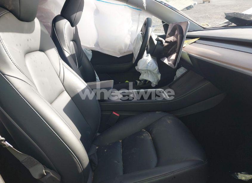 Photo 5 of 2021 Tesla Model Y LONG RANGE DUAL MOTOR ALL-WHEEL DRIVE (VIN 5YJYGDEE3MF196128)