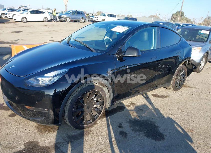 Photo 2 of 2021 Tesla Model Y LONG RANGE DUAL MOTOR ALL-WHEEL DRIVE (VIN 5YJYGDEE3MF215549)