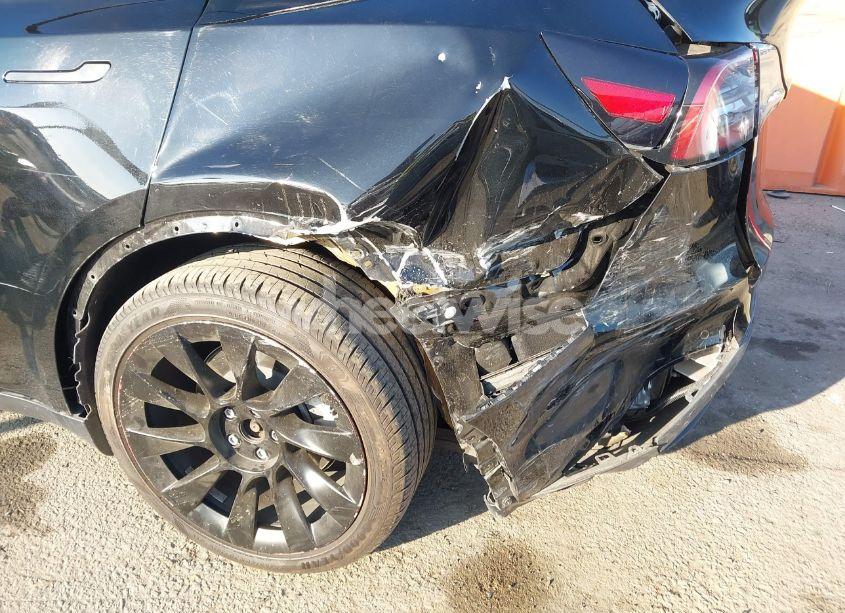 Photo 6 of 2021 Tesla Model Y LONG RANGE DUAL MOTOR ALL-WHEEL DRIVE (VIN 5YJYGDEE3MF215549)