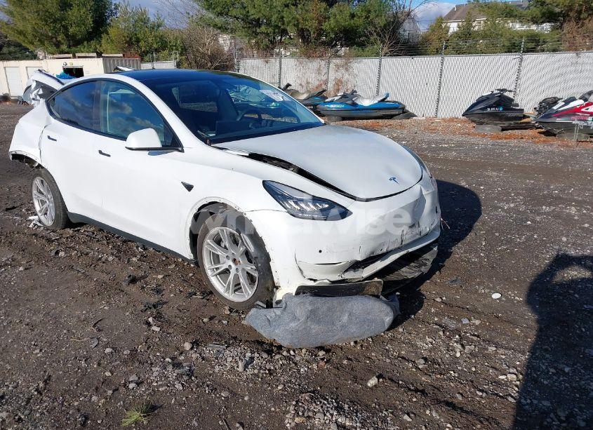 2021 Tesla Model Y LONG RANGE DUAL MOTOR ALL-WHEEL DRIVE (VIN 5YJYGDEE3MF299758) main photo