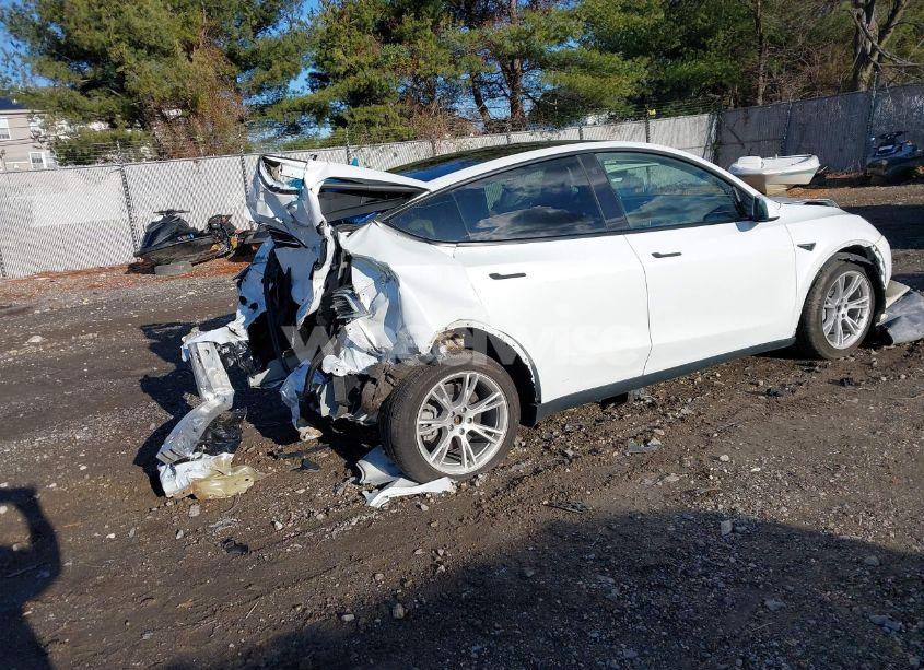 Photo 4 of 2021 Tesla Model Y LONG RANGE DUAL MOTOR ALL-WHEEL DRIVE (VIN 5YJYGDEE3MF299758)