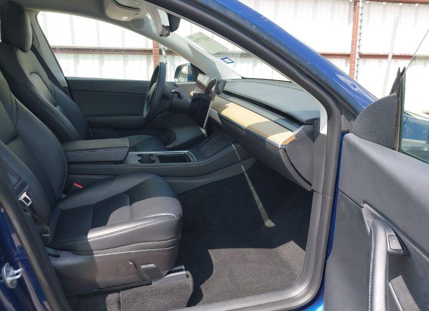 Photo 5 of 2021 Tesla Model Y LONG RANGE DUAL MOTOR ALL-WHEEL DRIVE (VIN 5YJYGDEE3MF300505)