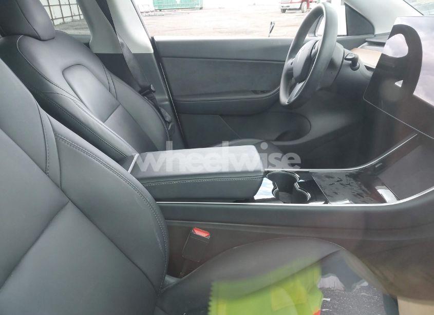 Photo 5 of 2020 Tesla Model Y LONG RANGE DUAL MOTOR ALL-WHEEL DRIVE (VIN 5YJYGDEE4LF016749)