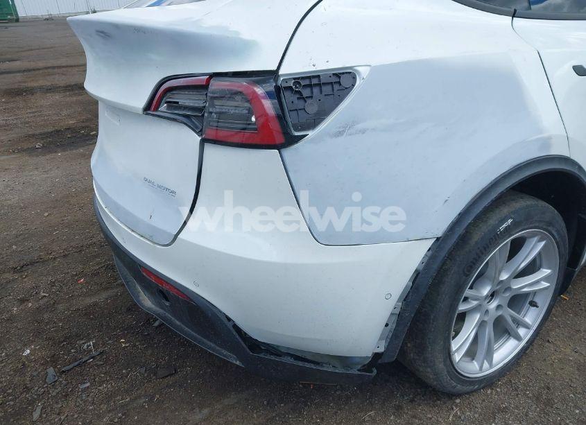 Photo 6 of 2020 Tesla Model Y LONG RANGE DUAL MOTOR ALL-WHEEL DRIVE (VIN 5YJYGDEE4LF016749)
