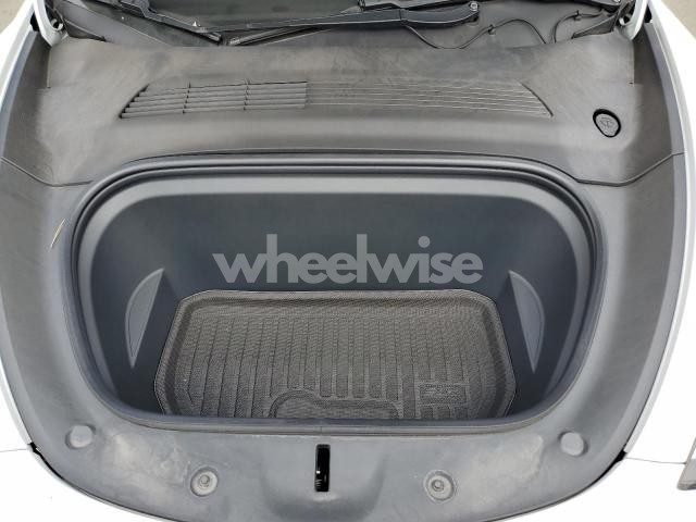 Photo 4 of 2020 TESLA MODEL Y (VIN 5YJYGDEE4LF017318)