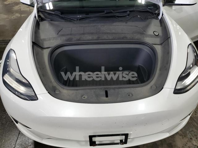 Photo 2 of 2020 TESLA MODEL Y (VIN 5YJYGDEE4LF030733)