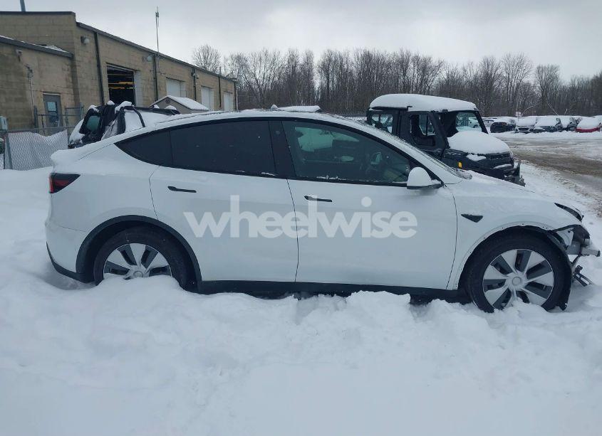 Photo 13 of 2020 Tesla Model Y LONG RANGE DUAL MOTOR ALL-WHEEL DRIVE (VIN 5YJYGDEE4LF045037)