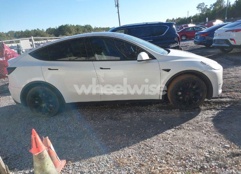Photo 14 of 2021 Tesla Model Y LONG RANGE DUAL MOTOR ALL-WHEEL DRIVE (VIN 5YJYGDEE4MF076953)