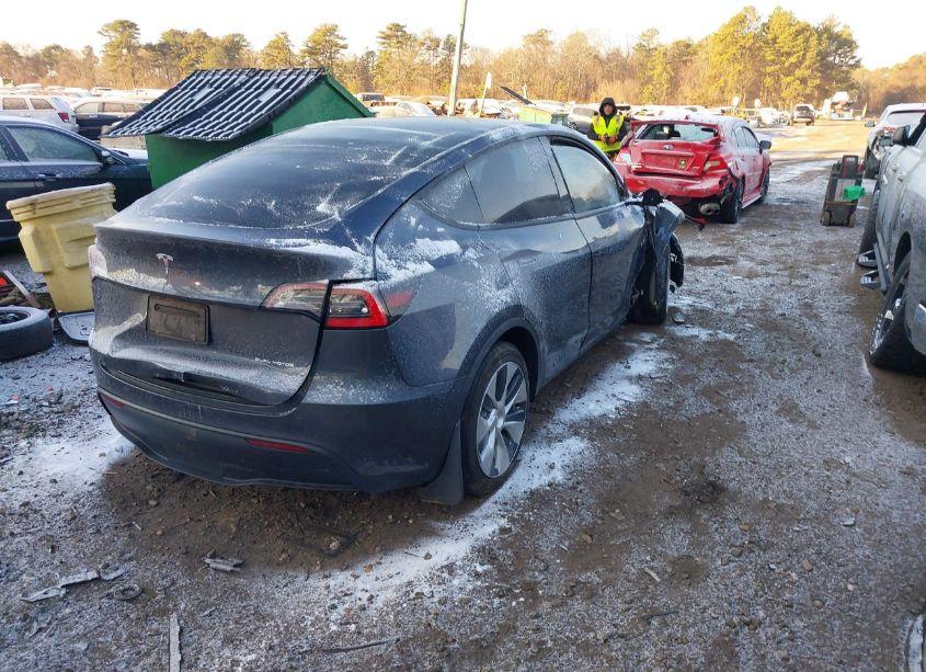 Photo 4 of 2021 Tesla Model Y LONG RANGE DUAL MOTOR ALL-WHEEL DRIVE (VIN 5YJYGDEE4MF142255)