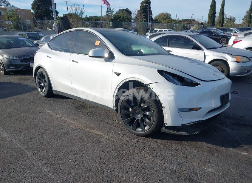 2021 Tesla Model Y LONG RANGE DUAL MOTOR ALL-WHEEL DRIVE (VIN 5YJYGDEE4MF151716) main photo