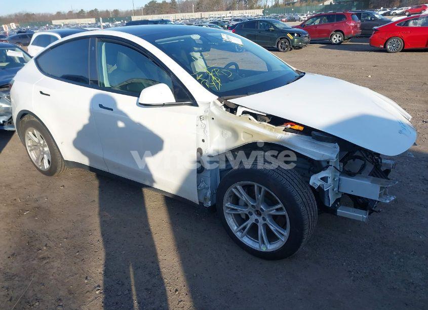 2021 Tesla Model Y LONG RANGE DUAL MOTOR ALL-WHEEL DRIVE (VIN 5YJYGDEE4MF200185) main photo