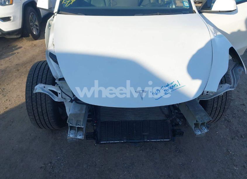 Photo 6 of 2021 Tesla Model Y LONG RANGE DUAL MOTOR ALL-WHEEL DRIVE (VIN 5YJYGDEE4MF200185)