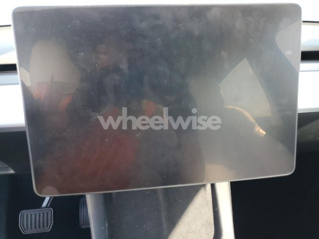 Photo 8 of 2021 TESLA MODEL Y (VIN 5YJYGDEE4MF210067)