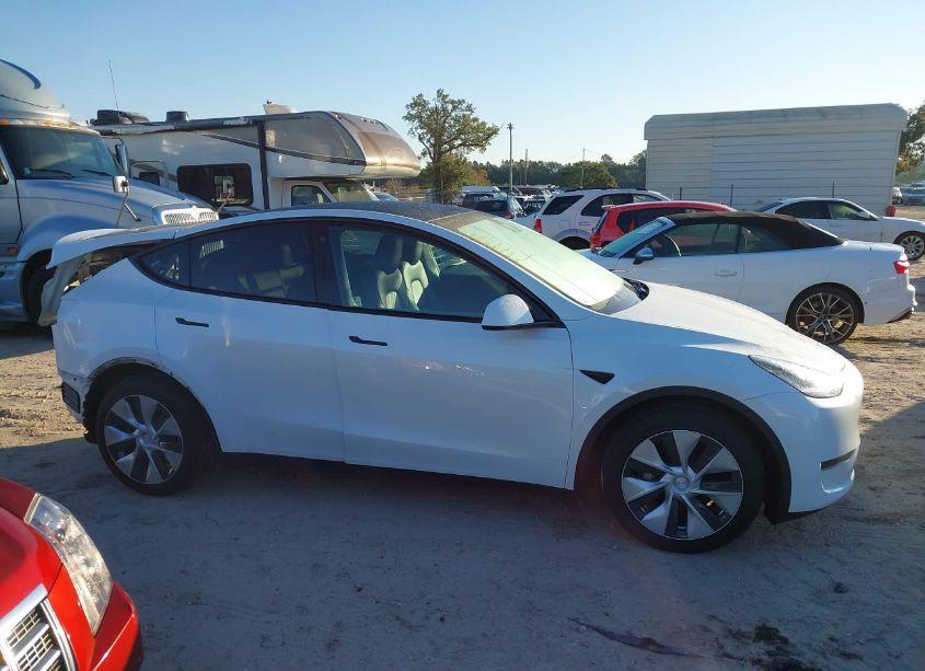 Photo 14 of 2021 Tesla Model Y LONG RANGE DUAL MOTOR ALL-WHEEL DRIVE (VIN 5YJYGDEE4MF259589)
