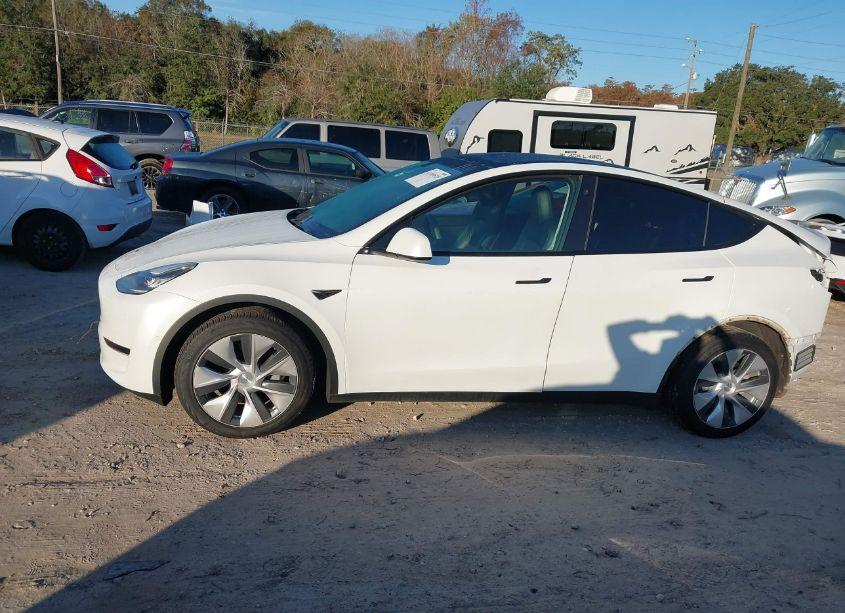 Photo 15 of 2021 Tesla Model Y LONG RANGE DUAL MOTOR ALL-WHEEL DRIVE (VIN 5YJYGDEE4MF259589)