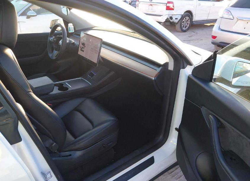 Photo 5 of 2021 Tesla Model Y LONG RANGE DUAL MOTOR ALL-WHEEL DRIVE (VIN 5YJYGDEE4MF259589)