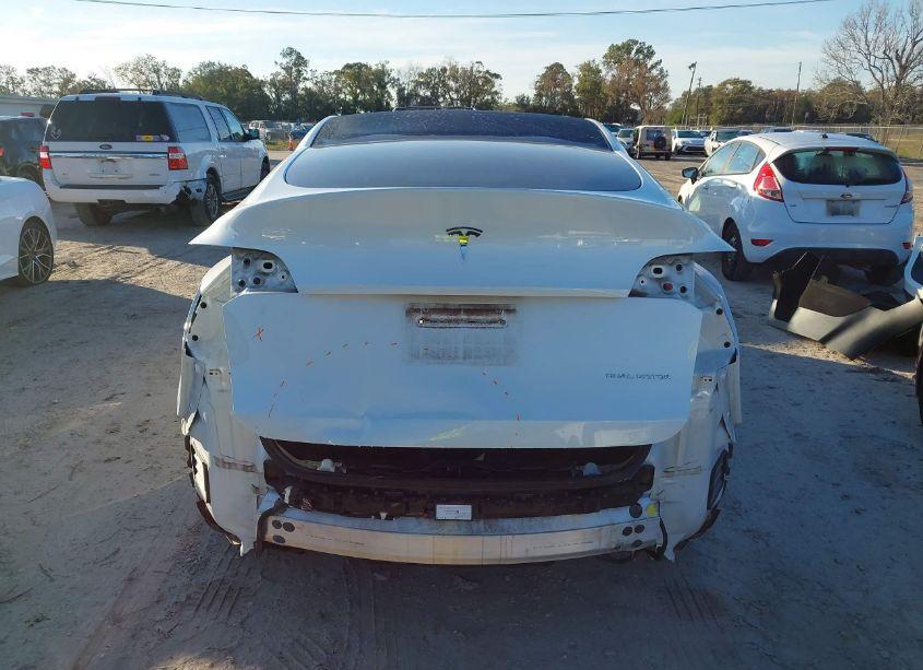 Photo 6 of 2021 Tesla Model Y LONG RANGE DUAL MOTOR ALL-WHEEL DRIVE (VIN 5YJYGDEE4MF259589)