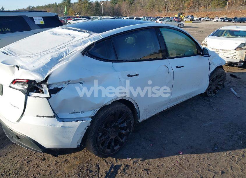 Photo 19 of 2020 Tesla Model Y LONG RANGE DUAL MOTOR ALL-WHEEL DRIVE (VIN 5YJYGDEE5LF033298)