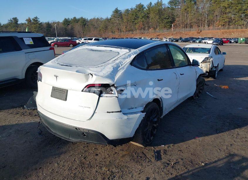 Photo 4 of 2020 Tesla Model Y LONG RANGE DUAL MOTOR ALL-WHEEL DRIVE (VIN 5YJYGDEE5LF033298)