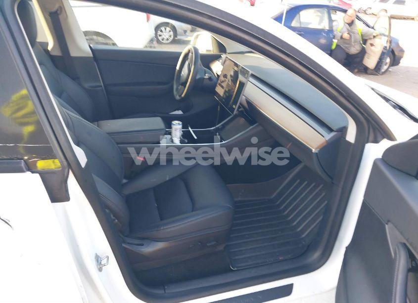 Photo 5 of 2020 Tesla Model Y LONG RANGE DUAL MOTOR ALL-WHEEL DRIVE (VIN 5YJYGDEE5LF033298)