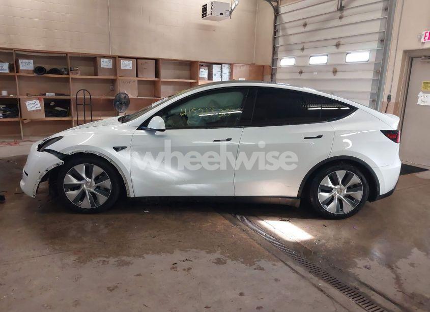 Photo 13 of 2020 Tesla Model Y LONG RANGE DUAL MOTOR ALL-WHEEL DRIVE (VIN 5YJYGDEE5LF043801)