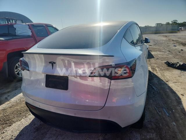 Photo 4 of 2020 TESLA MODEL Y (VIN 5YJYGDEE5LF044723)